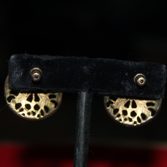 Vintage Gold Tone Filigree Bracelet with matching earrings  (Monet) - Picture 6 of 12